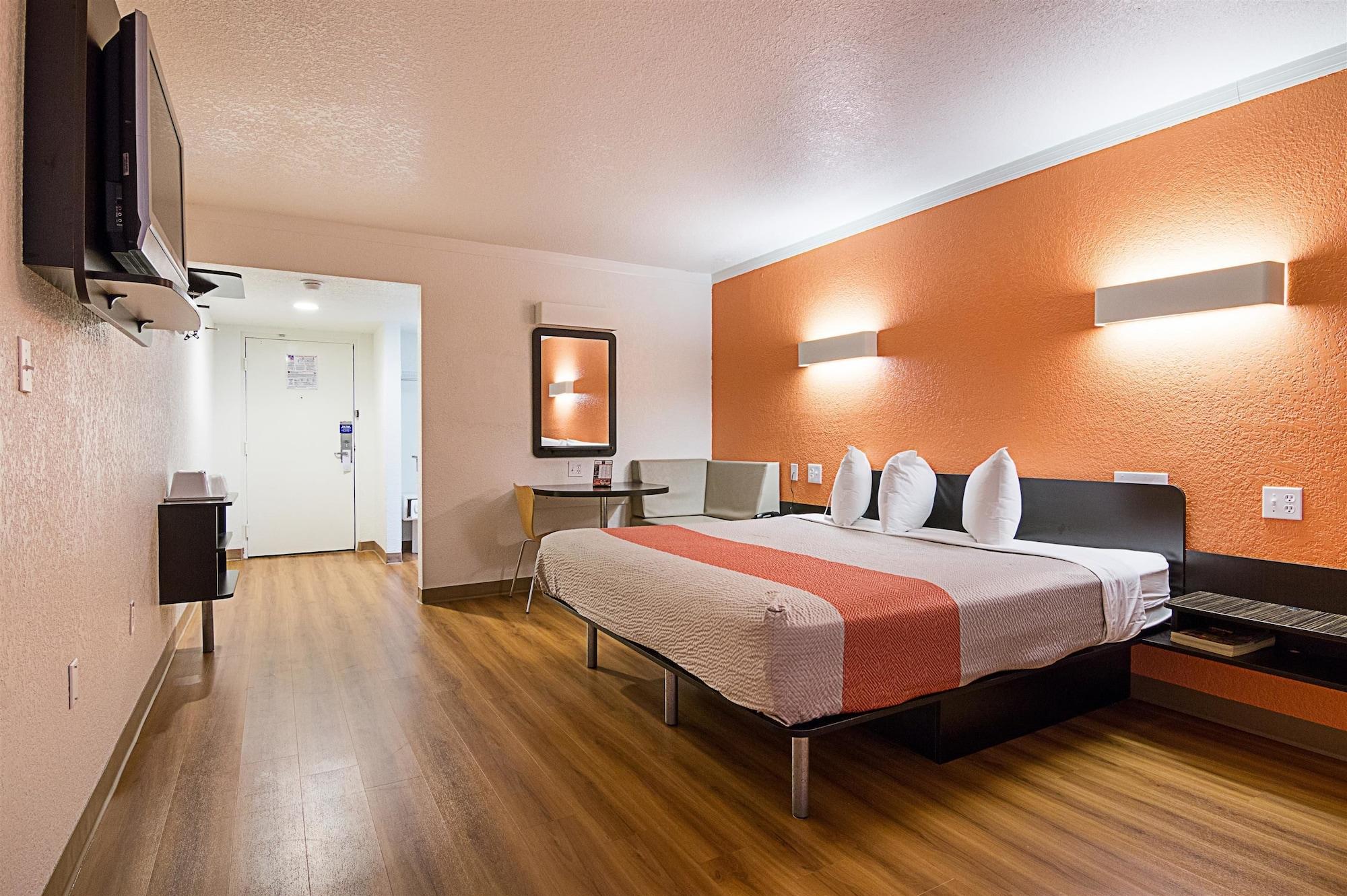 Heartland Motel 6-Tampa, Fl - Fairgrounds מראה חיצוני תמונה