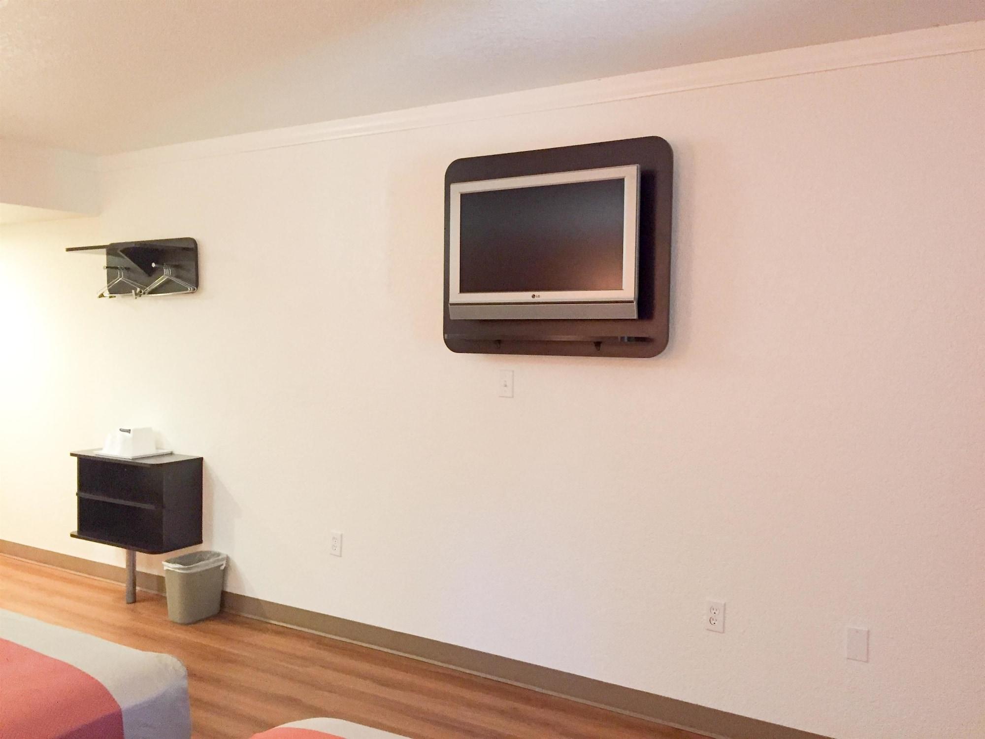Heartland Motel 6-Tampa, Fl - Fairgrounds מראה חיצוני תמונה