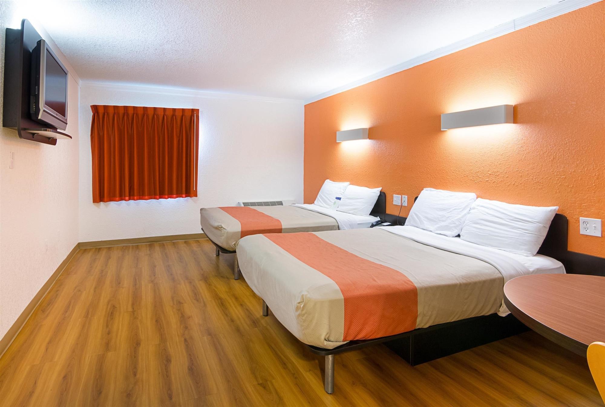 Heartland Motel 6-Tampa, Fl - Fairgrounds מראה חיצוני תמונה